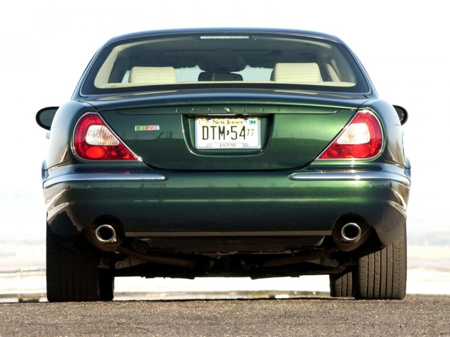  Jaguar XJR 2003 года  (US) (фото 9 из 9)
